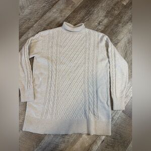 H&M size SMALL cream long sweater, criss cross detail knit